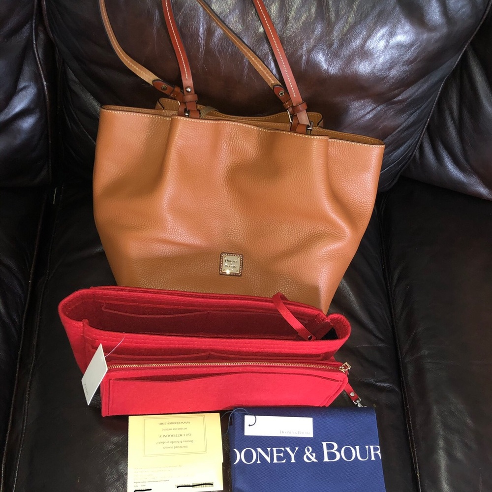 Dooney & Bourke large leather Flynn +bag organizer